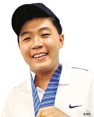 13歲,香港史上年齡最小的大學(xué)生赴美做訪問學(xué)者 \
